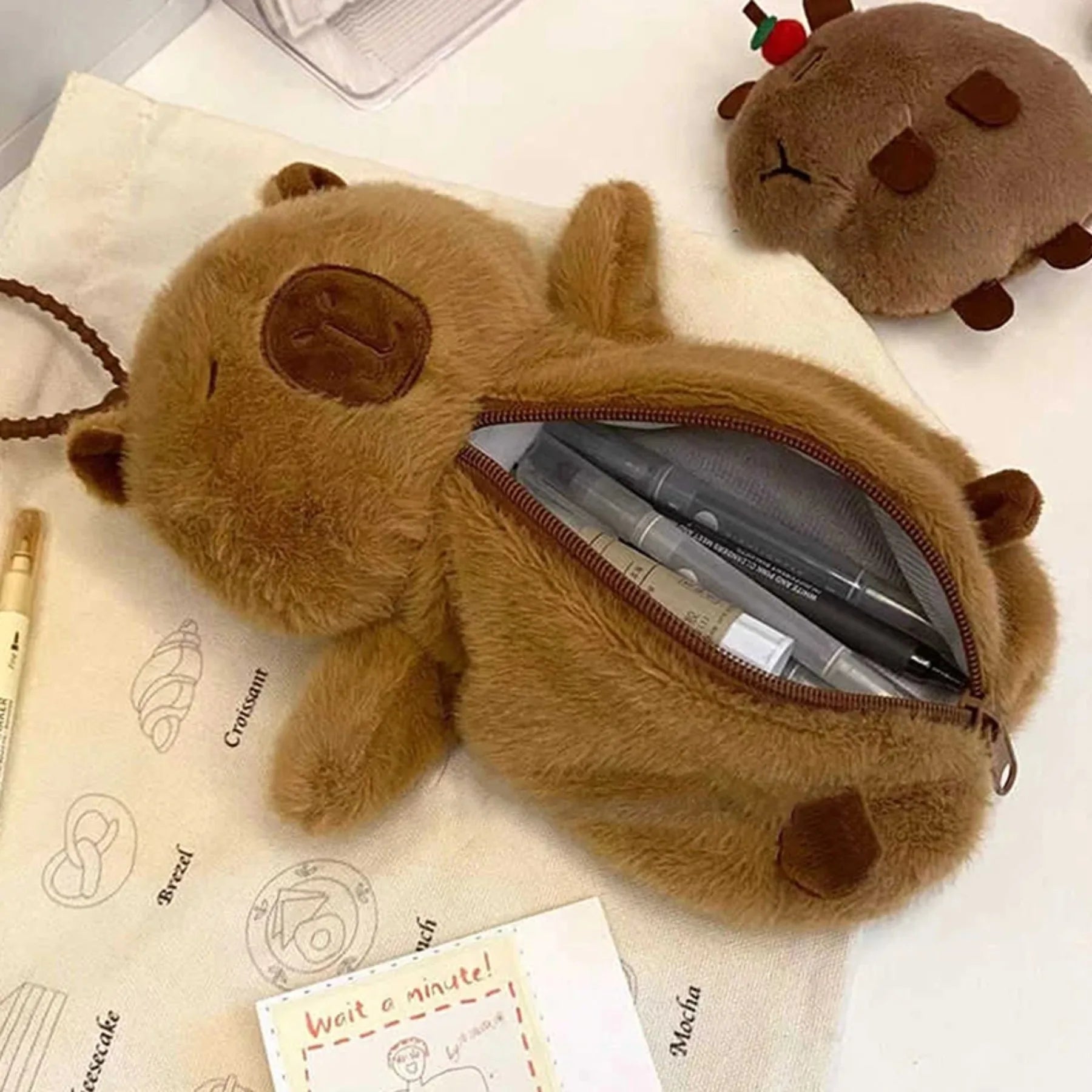 Trousse à crayons créative en peluche (capybara) – Grande capacité