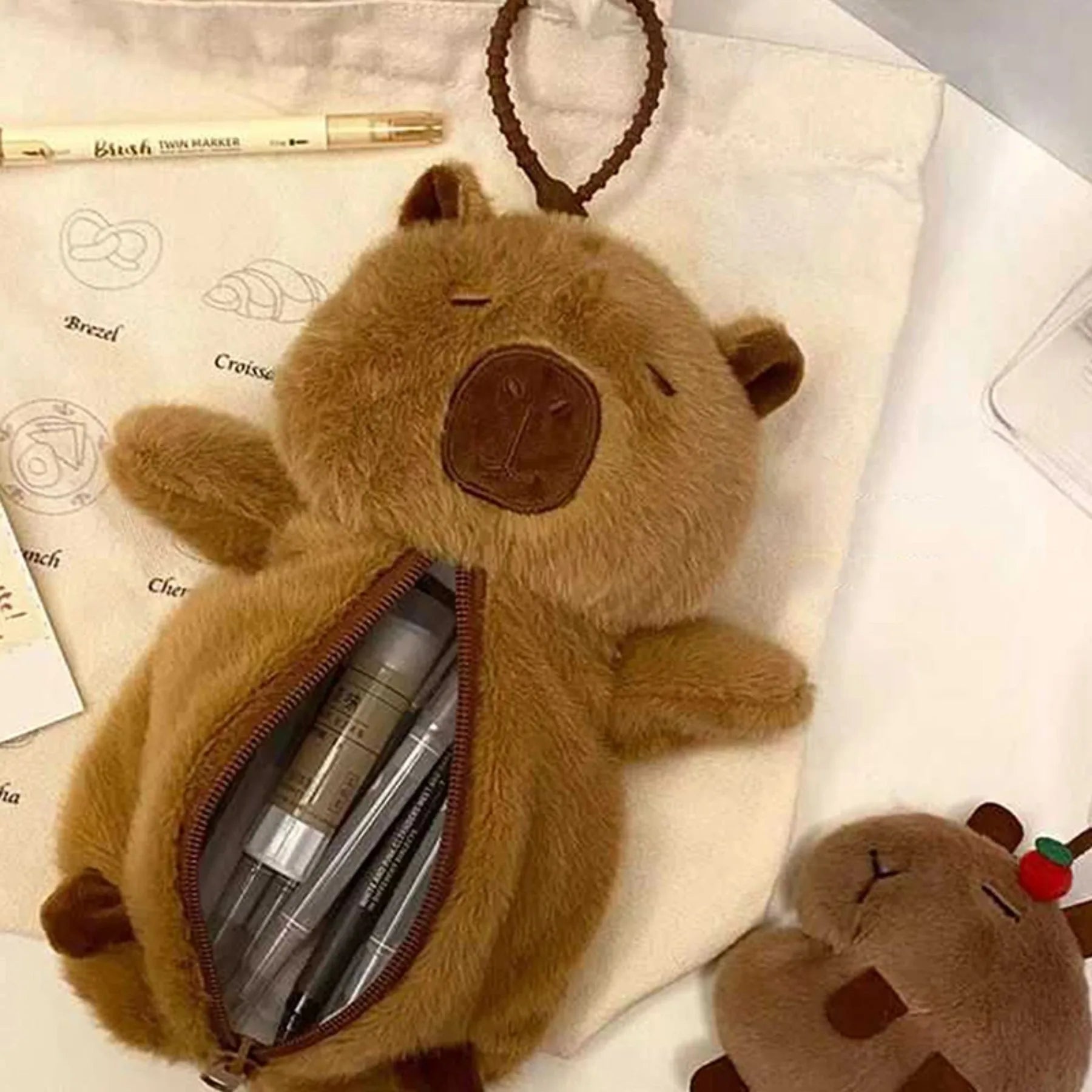 Trousse à crayons créative en peluche (capybara) – Grande capacité